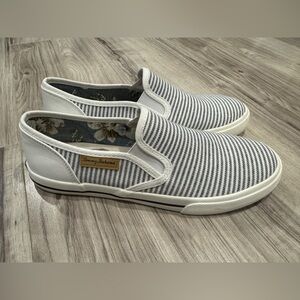 Tommy Bahama slip on shoes SIZE 8 1/2